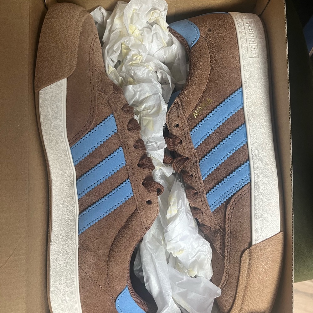 Adidas Brown Sneakers with Blue Stripes - Picture 5 of 5